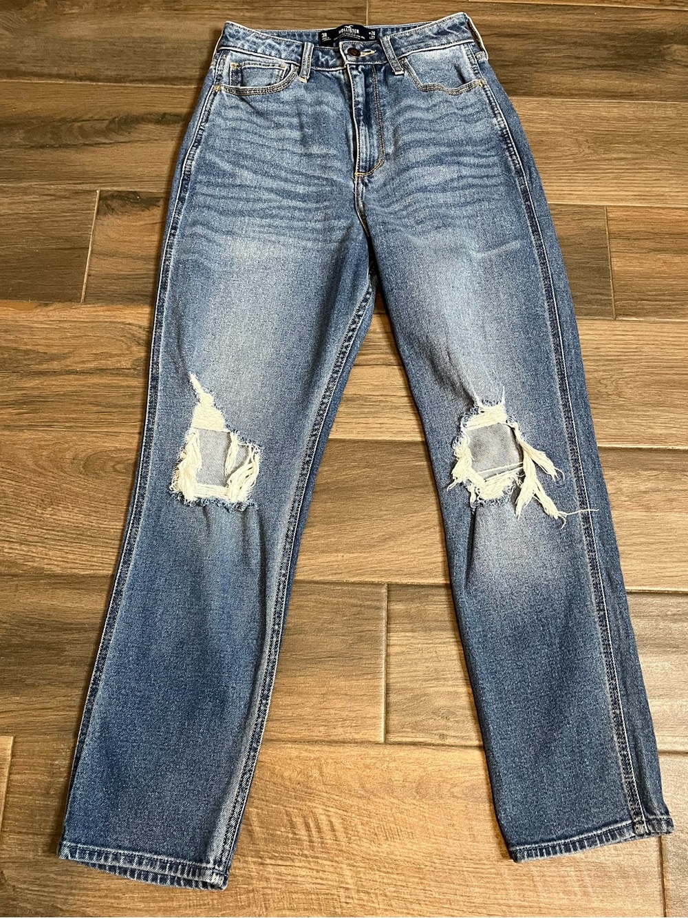 Hollister curvy ultra high rise mom jeans distressed vintage stretch cotton